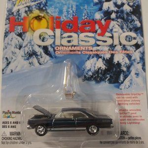 Johnny Lightning 2003 Holiday Classic Ornaments '66 Ford Fairlane GT